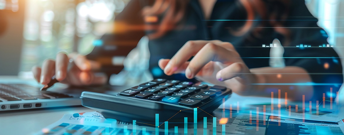 Finanzplanung im Kontext der Erbschaftsteuer Reform mit Taschenrechner und Diagrammen